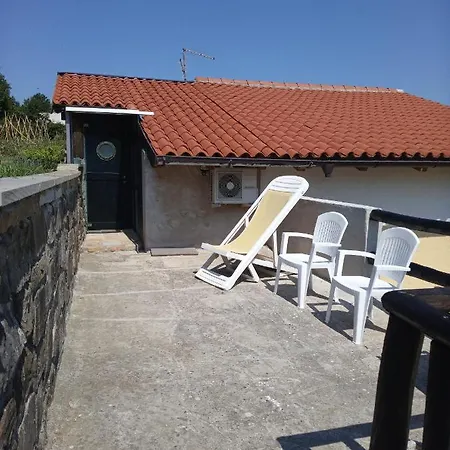 Pogled Na Gore Apartament Pomjan