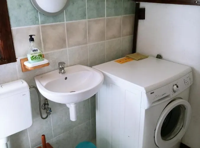 Pogled Na Gore 아파트 Pomjan